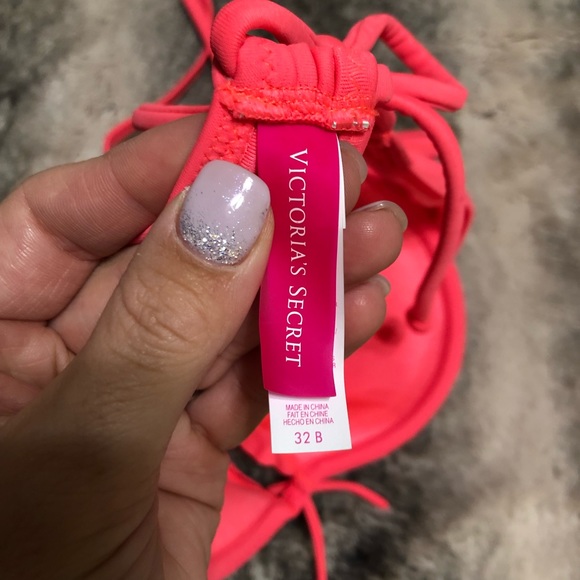 Victoria’s Secret bikini top - Picture 3 of 3